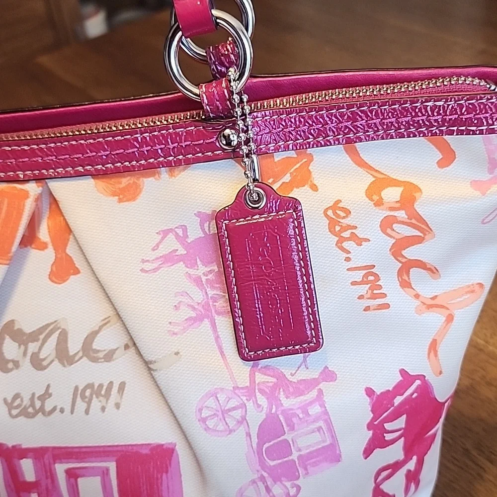 Coach Horse and Carriage Pink 1941 Shoulder Bag - Picture 10 of 16